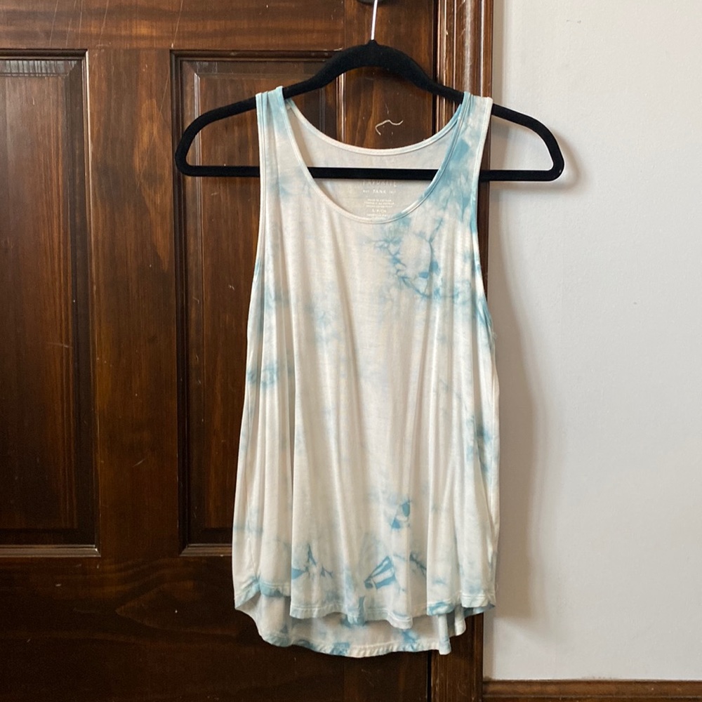 White and blue marble tank top